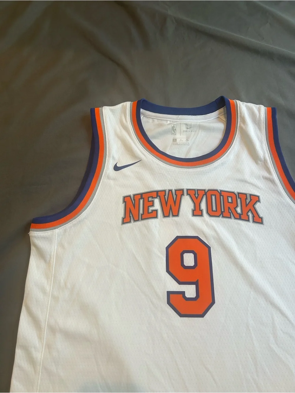 Authentic Nike / NBA / New York Knicks Swingman Jersey (GREAT CONDITION)